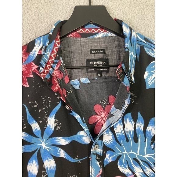 Geometrix NYC Floral Print Blouse M Women's Slim Fit Chic & Stylish Work Weekend - Picture 6 of 10